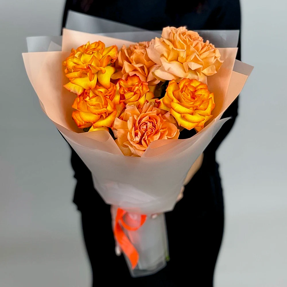7 оранжевых французских роз