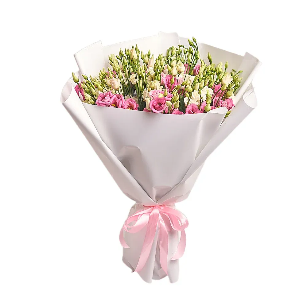 Букет из 25 белых и розовых лизиантусов