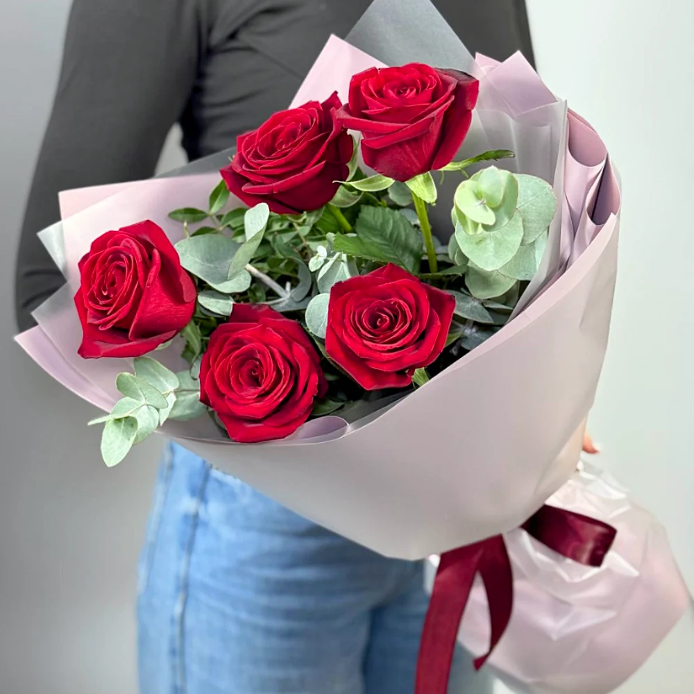 Букет из 5 красных роз