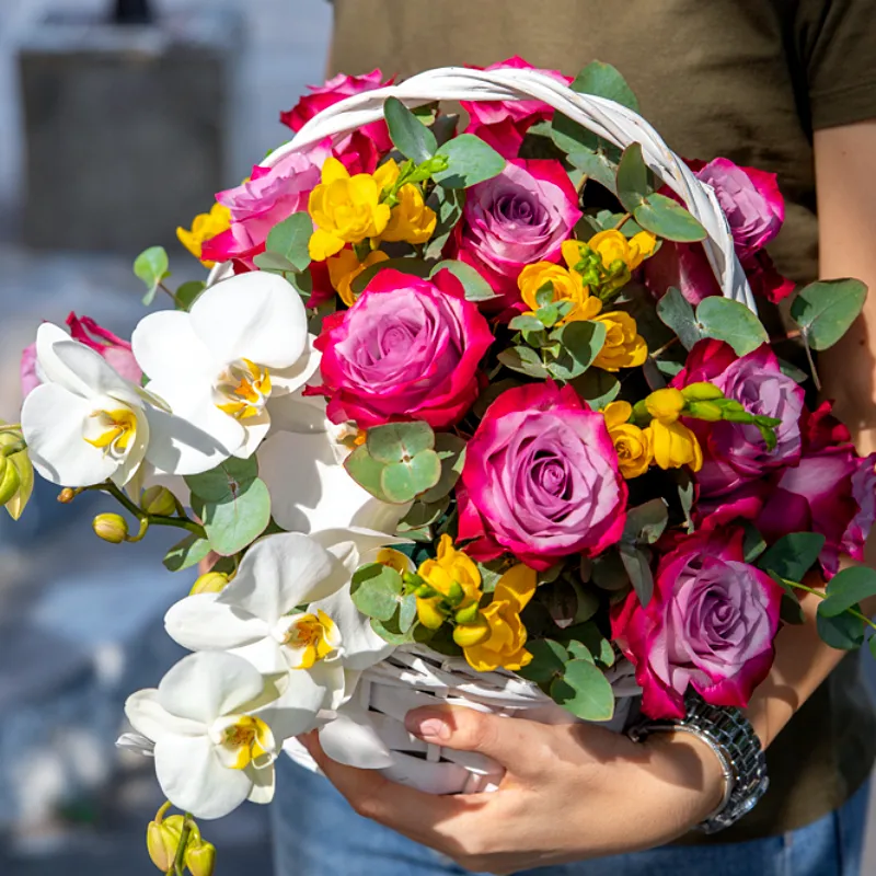 Корзина с цветами